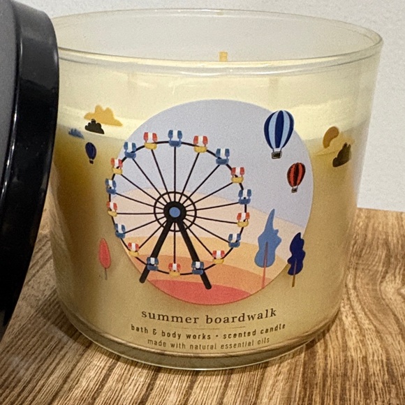 Bath & Body Works Summer Boardwalk 3-wick Candle - NEVER USED - Picture 2 of 5